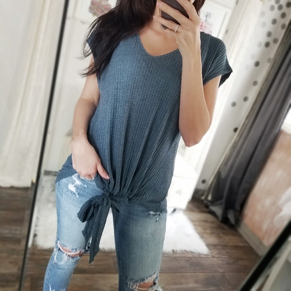 Last1️⃣Brooklyn V-neck Waffle Knit Top Self Tie - Picture 4 of 8